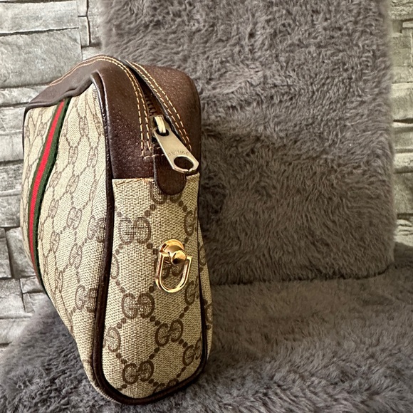 ***Sold***Authentic Gucci Handbag Sherry - Picture 5 of 8